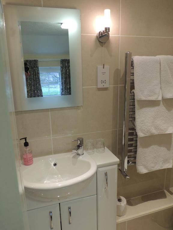 Surrone Guest House เกรทนากรีน ห้อง รูปภาพ