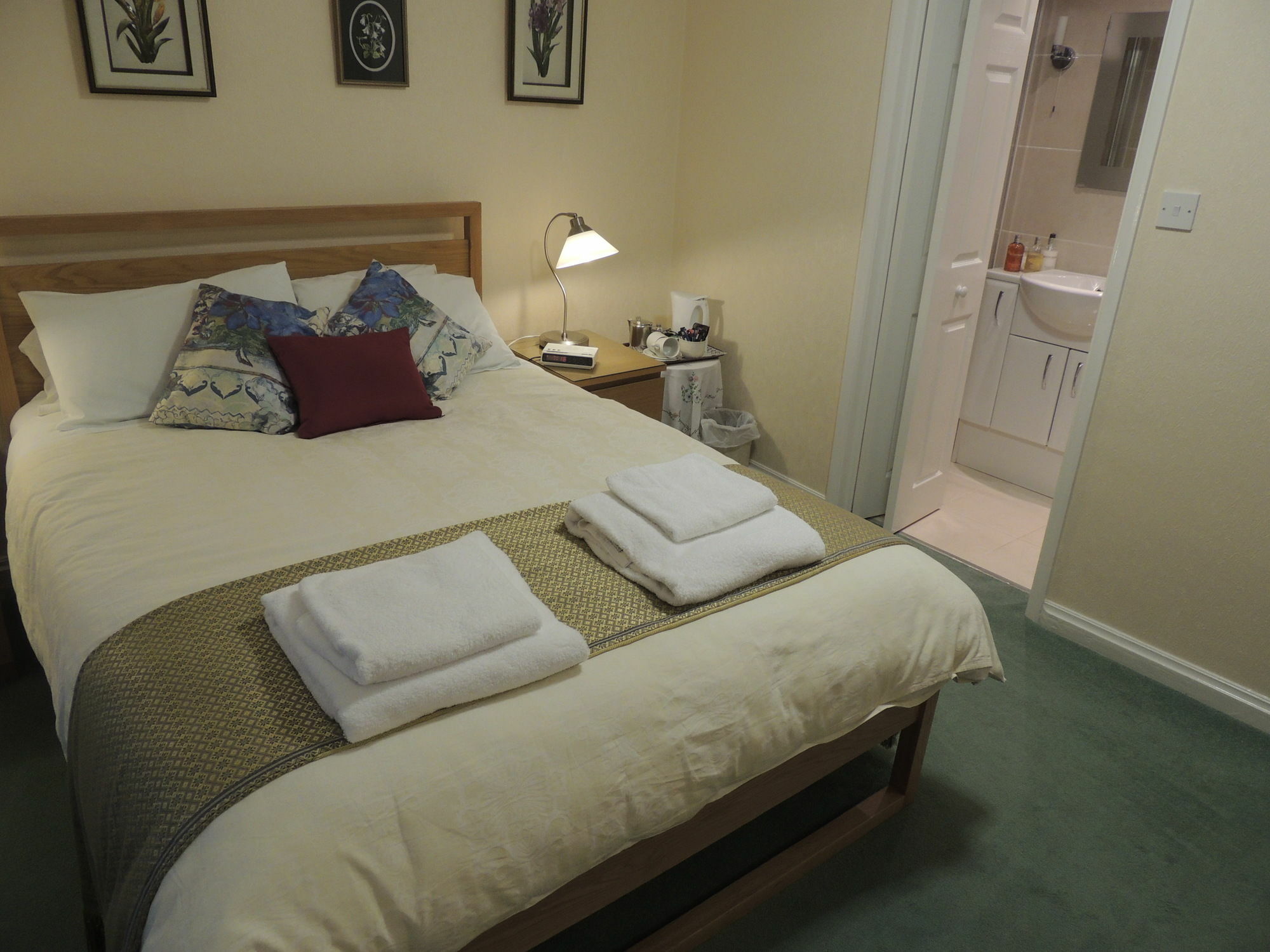 Surrone Guest House เกรทนากรีน ภายนอก รูปภาพ